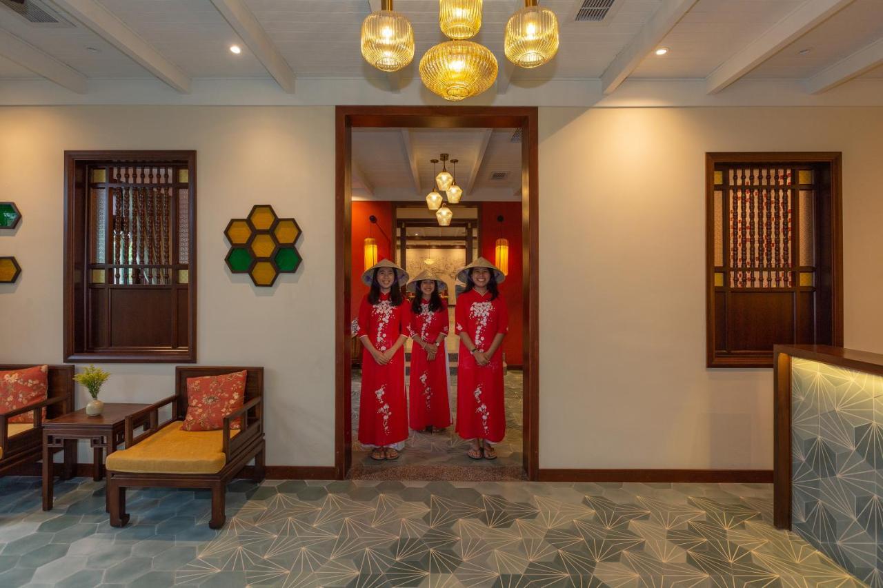 Cozy Savvy Boutique Hotel Хой Ан Екстериор снимка The lobby of the hotel